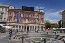 Croatia, Zagreb, Old Town, Ban Jelacic Square with fountain.
