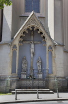 Croatia, Zagreb, Old Town, Christgian statues on religious buildings.