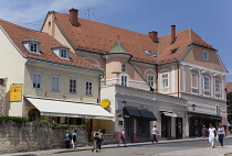 Croatia, Zagreb, Old town, Shops and restaurants near the cathedral.