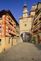 Germany, Bavaria, Rothenburg ob der Tauber, Marks Tower and Roeder Arch.