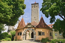Germany, Bavaria, Rothenburg ob der Tauber, Castle Gate and tower.