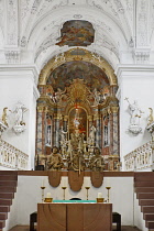 Germany, Bavaria, Wurzburg, Neumunster Church, Statues of the 3 Martyrs Colonan Kilian and Totnan.