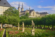 Germany, Bavaria, Bamberg, Neue Residenz, the Rose Garden with Michaelsberg Abbey in the background.