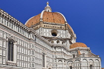 Italy, Tuscany, Florence, Duomo or Cathedral also known as Santa Maria del Fiorel, View of the dome from the ground looking up.