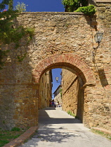 Italy, Tuscany, Val D'Orcia, Pienza, Porta al Ciglio.