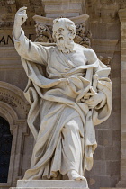 Italy, Sicily, Syracuse, Ortygia, Statue of Saint Paul outside Syracuse Cathedral, Piazza Duomo.
