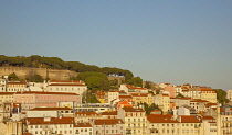 Portugal, Estredmadura, Lisbon, Bairro do Castello, Castelo de Sao Jorge, St Georges castle seen at sunset from Chiado.