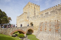 Portugal, Estredmadura, Lisbon, Bairro do Castello, Castelo de Sao Jorge, St Georges castle.