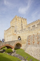 Portugal, Estredmadura, Lisbon, Bairro do Castello, Castelo de Sao Jorge, St Georges castle.