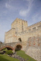 Portugal, Estredmadura, Lisbon, Bairro do Castello, Castelo de Sao Jorge, St Georges castle.