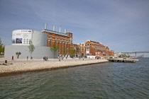 Portugal, Estredmadura, Lisbon, Belem, MAAT, Museum of Art, Architecture and Technology on the banks of the river Tagus housed in former power station with new section design by Amanda Levete.