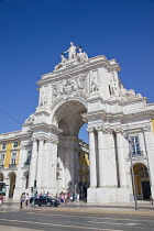 Portugal, Estremadura, Lisbon, Baixa, Praca do Comercio, Rua Augusta triumphal arch.