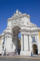 Portugal, Estremadura, Lisbon, Baixa, Praca do Comercio, Rua Augusta triumphal arch.