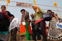 India, Uttar Pradesh, Varanasi, Pilgrims on Kedar Ghat.