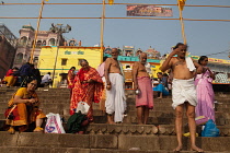 India, Uttar Pradesh, Varanasi, Pilgrims at Kedar Ghat.