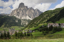 Italy, Trentino Alto Adige, Corvara, valley views towards Cunterinesspitzen mountain.