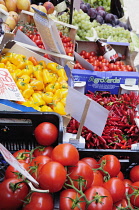 Italy, Lombardy, Lake Garda, vegetable stall, Limone Rivera.