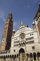 Italy, Lombardy, Cremona, Duomo with belltower, Torrazzo.