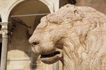Italy, Lombardy, Cremona, lion statue.