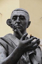 Italy, Lombardy, Cremona, Stradivarius statue, Piazza Roma.