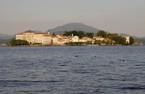 Italy, Piemonte, Lake Maggiore, lake view of Isola Bella.