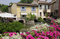 Italy, Lombardy, Vallegio Sul Mincio, river & restaurants, The Borgo.