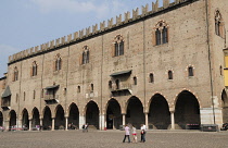 Italy, Lombardy, Mantova, Piazza Sordello with Palazzo Ducale.