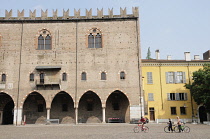 Italy, Lombardy, Mantova, Piazza Sordello with Palazzo Ducale.