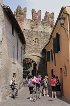 Italy, Lombardy, Vallegio Sul Mincio, Walls & gateway of the Borgo.