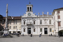 Italy, Friuli Venezia Giulia, Udine, Piazza Mateotti with votive column.