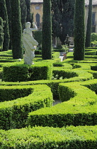 Italy, Veneto, Verona, statue & topiary, Giardini Giusti.