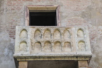 Italy, Veneto, Verona, balcony at Casa di Giulietta.