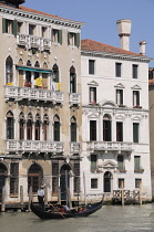 Italy, Veneto, Venice, gondola on Grand Canal near Rialto.