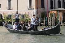 Italy, Veneto, Venice, traghetto crossing the Grand Canal near Rialto.