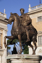 Italy, Lazio, Rome, Capitoline Hill, Piazza del Campidoglio, bronze statue of Marcus Aurelius.