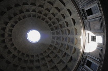 Italy, Lazio, Rome, Centro Storico, Pantheon, Oculus with sunlight shinig through.