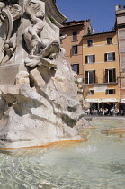 Italy, Lazio, Rome, Centro Storico, Pantheon, fountain on Piazza della Rotonda.