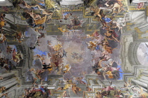 Italy, Lazio, Rome, Centro Storico, church of Sant'Ignazio di Loyola, Andrea Pozzo's tromp l'oeil decorated nave.