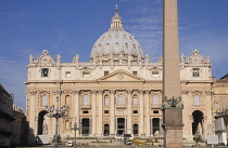 Italy, Lazio, Rome, Vatican City, St Peter's Square, obelisk & St Peter's Basilica.