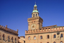 Italy, Emilia Romagna, Bologna, Piazza Maggiore, Palazzo dâAccursio O Comunale or City Hall, Clock Tower.
