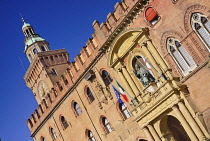 Italy, Emilia Romagna, Bologna, Piazza Maggiore, Palazzo dâAccursio O Comunale or City Hall, Clock Tower.
