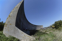 England, Kent, Denge, 200ft Experimental Sound Mirror built in 1930, precursor to RADAR, at Greatstone.