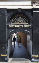Ireland, North, Belfast, Ann Street, Entrance to Pottingers entry.