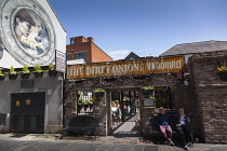 Ireland, North, Belfast, Cathedral Quarter, Exterior of the Dirty Onion and Yardbird, Bar & Restaurant on Hill Street.