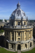 England, Oxford, Bodleian Library, Radcliffe Camera, view from St Mary the Virgin church tower.