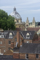 England, Oxford, Bodleian Library, Radcliffe Camera rotunda and rooftop views from The Varsity Club roof terrace.