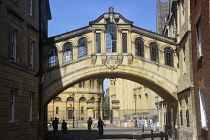 England, Oxford, Bridge of Sighs and street scene.