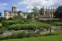 England, Oxford, Christ Church, gardens and college buildings.