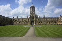 England, Oxford, Christ Church, Tom Tower and Tom Quad.