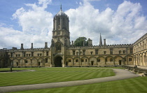 England, Oxford, Christ Church, Tom Tower and Tom Quad.
